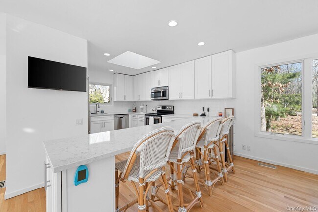 Building Photo - 35 Ely Brook Rd