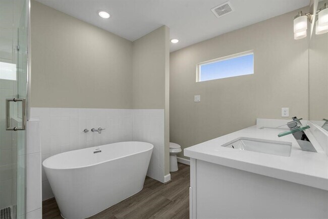 Building Photo - 7937 Fields St