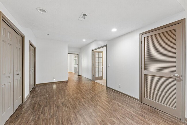 Building Photo - 4 Bedroom Elkhorn Ranch!