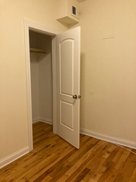 Building Photo - 338 Tudor Ct