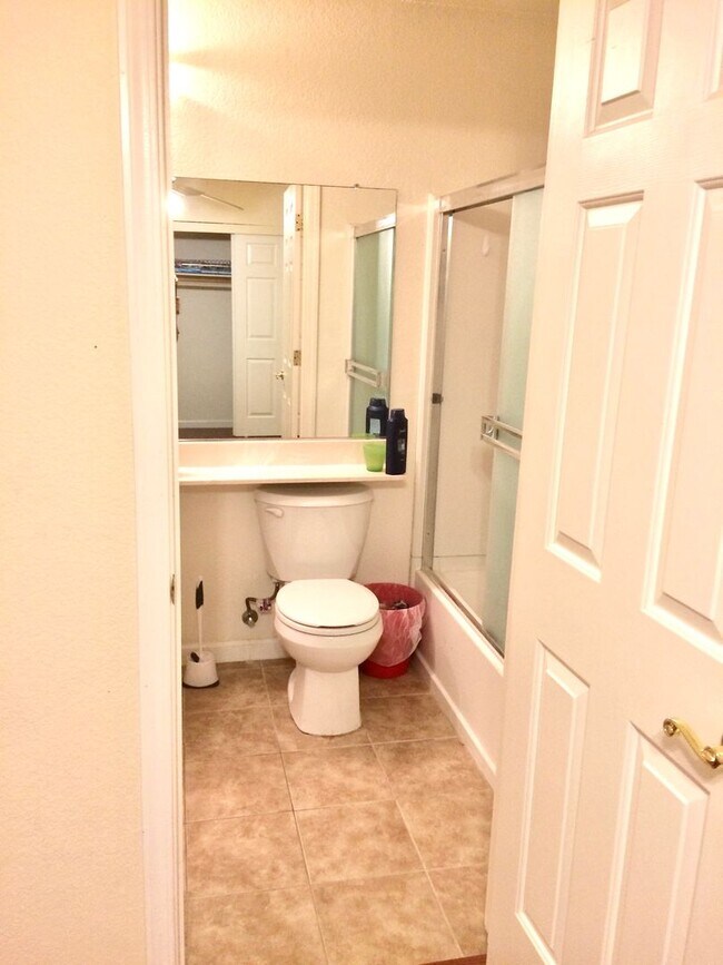 Building Photo - Davis - Centrally Located Home