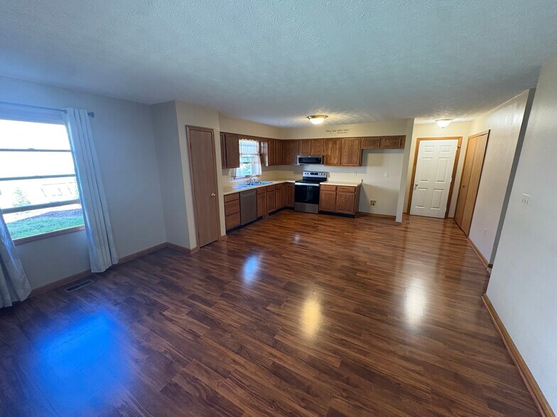 Building Photo - 7333 McSmith Ln