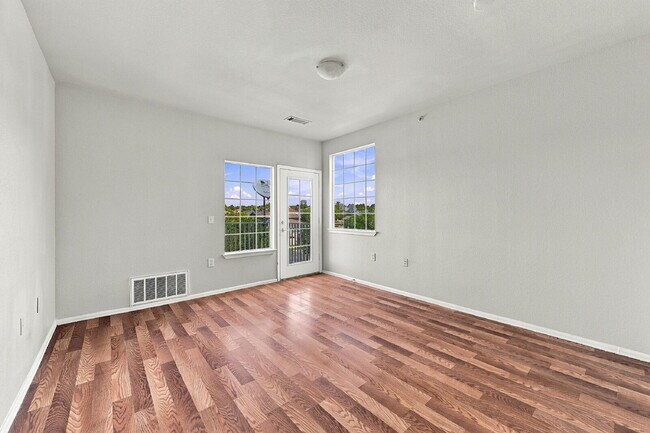 Building Photo - 2662 S Cathay Way