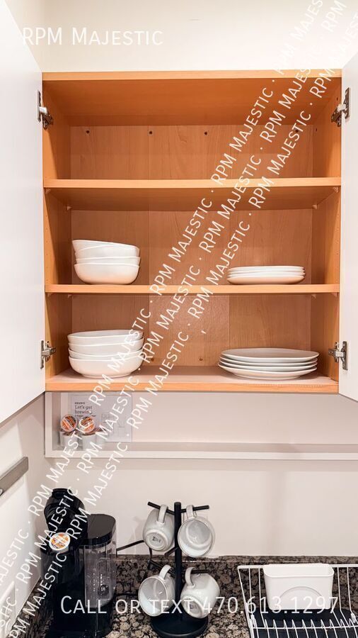 Building Photo - 694 Bellemeade Ave NW