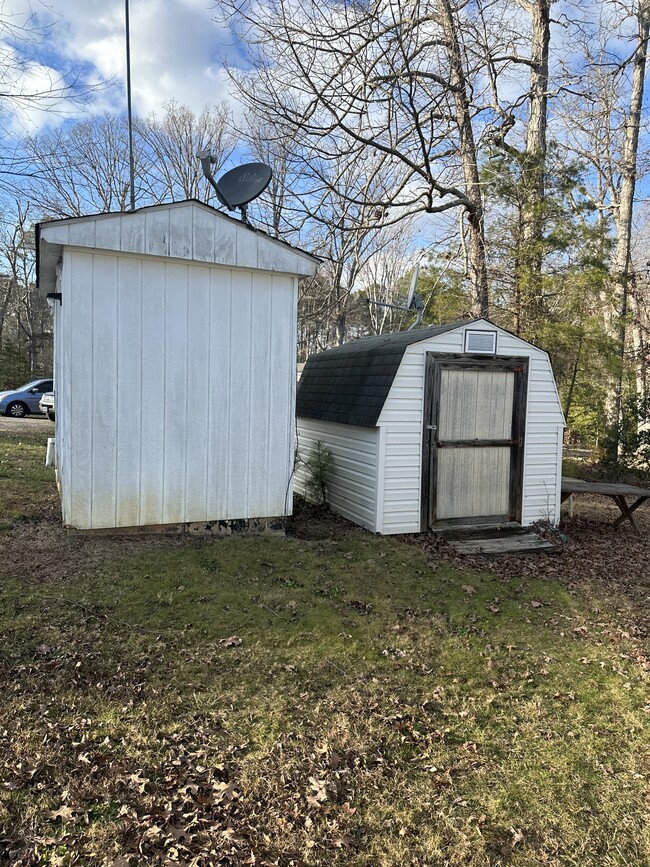 Building Photo - 43674 Pump House Ln