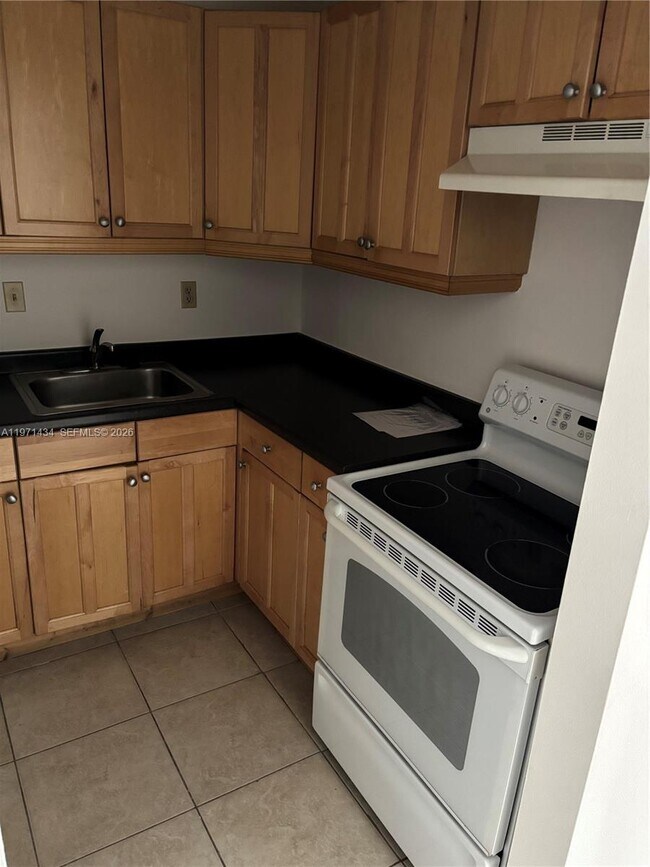 Building Photo - 7900 Camino Cir