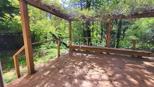 Building Photo - Stunning Home in Tranquil SW Neighborhood