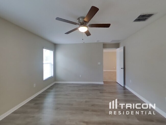 Building Photo - 10242 Strawberry Tetra Dr