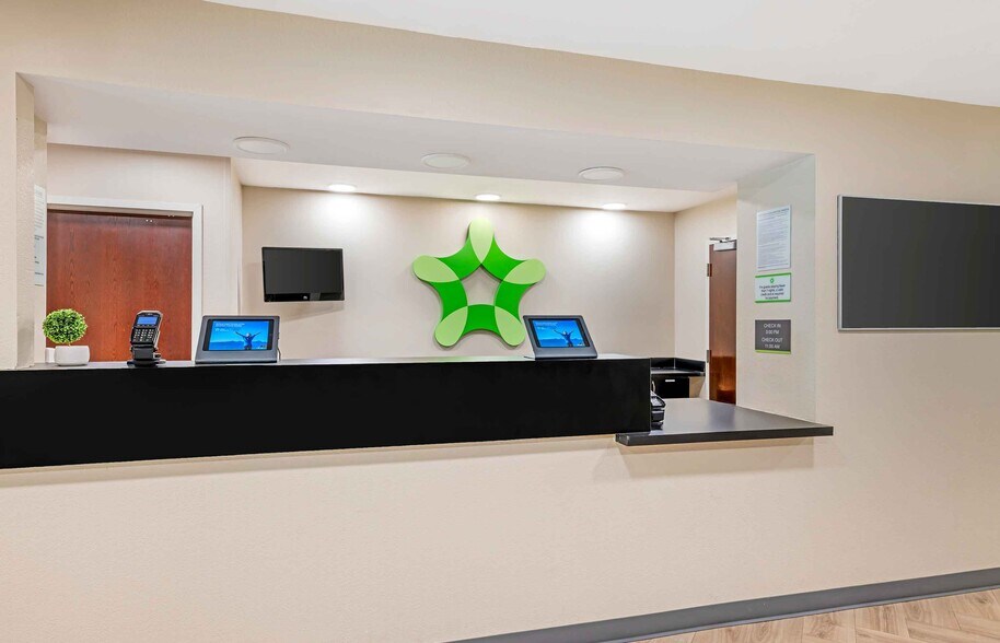 Building Photo - Furnished Studio-San Diego - Carlsbad Village by the Sea