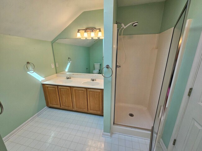 Building Photo - Estates of Greenbrier