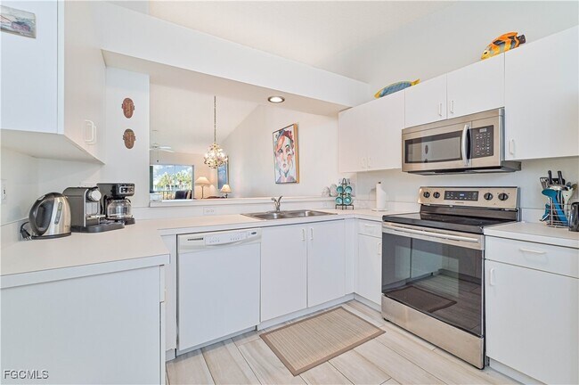 Building Photo - 915 New Waterford Dr