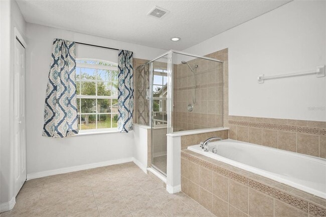 Building Photo - 9727 Mountain Lake Dr