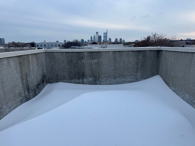 Building Photo - 1806 W Montgomery Ave