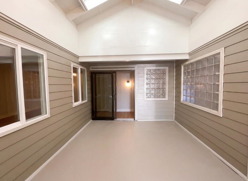 Building Photo - 2361 Oakmont Dr