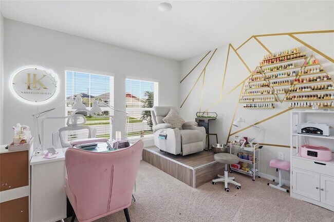 Building Photo - 1330 Current Pl