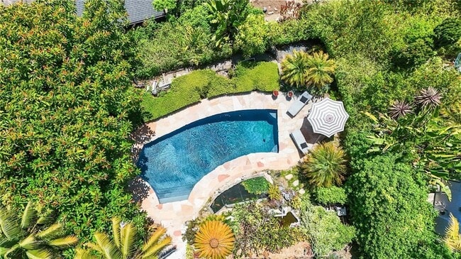 Building Photo - 875 Coast View Dr