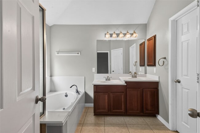 Building Photo - 18154 Williams Elm Dr