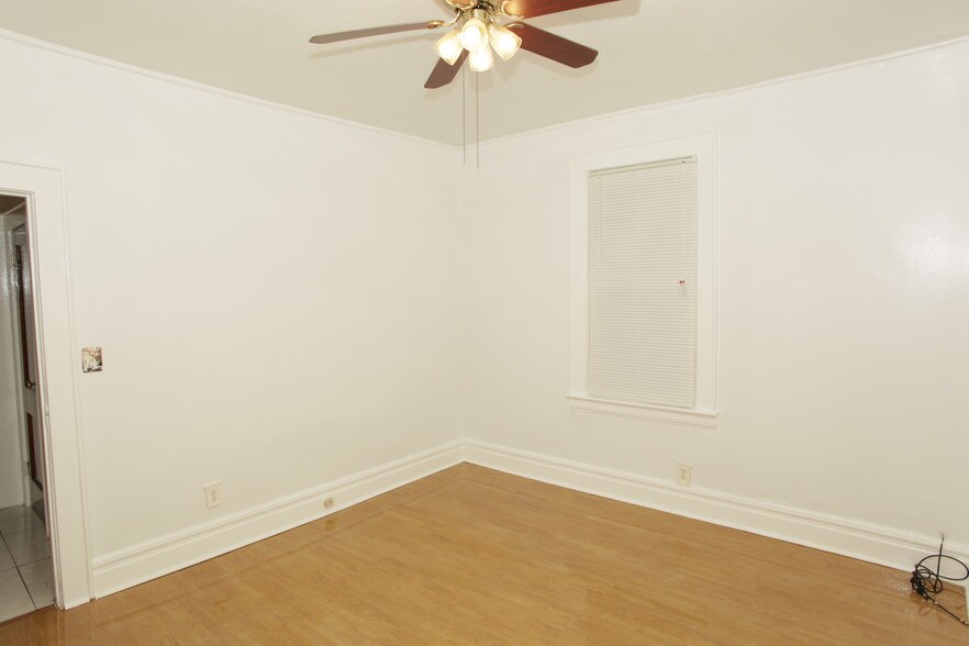 Building Photo - 138 Vermont Ave