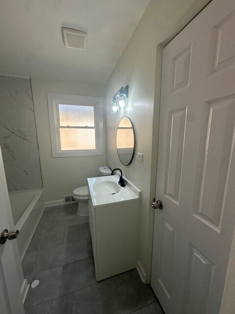 Bathroom - 12729 S Sangamon St