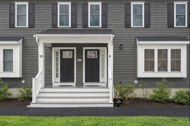 Building Photo - 8 Patrick St