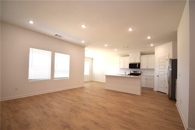 Building Photo - 572 Colorado St