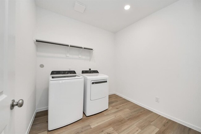 Building Photo - 13407 Harbor Pt Dr