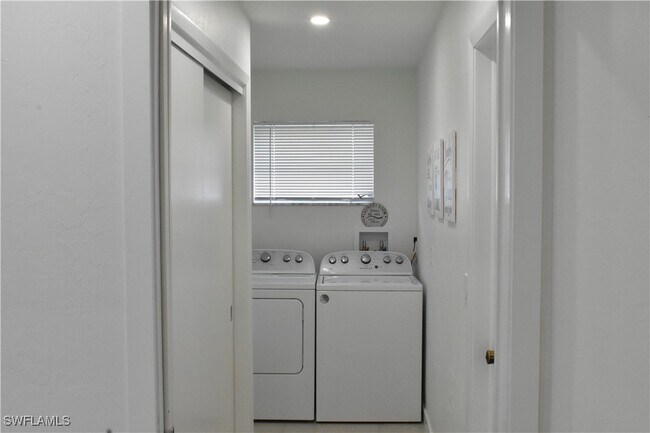 Building Photo - 4135 Coronado Pkwy