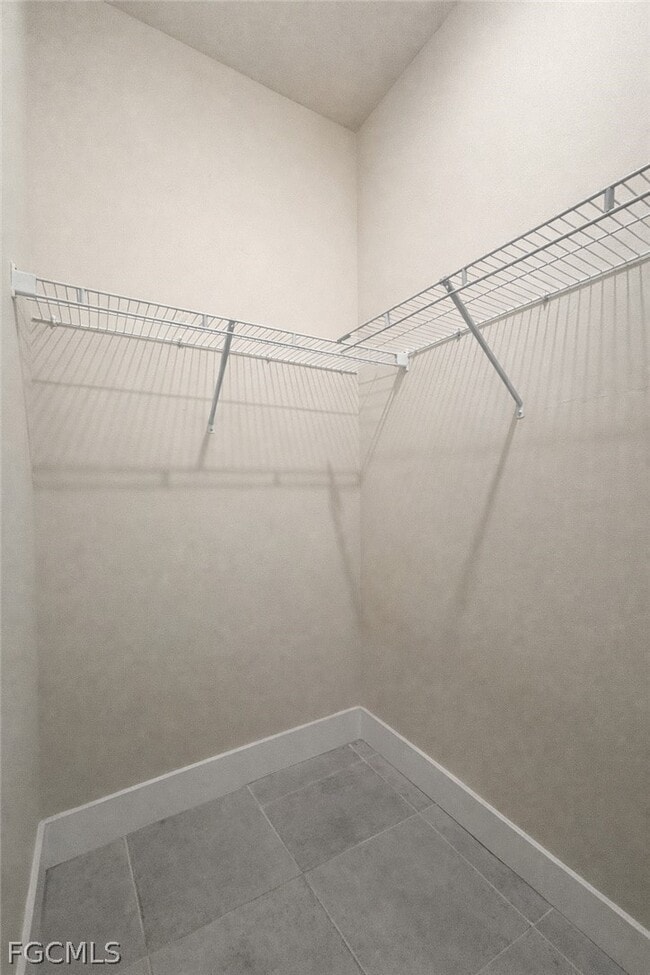 Building Photo - 3303 SW 8th Pl