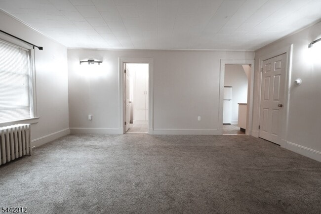 Building Photo - 17 Hazelwood Ave