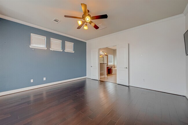 Building Photo - 7710 Eastwood Lake Ln