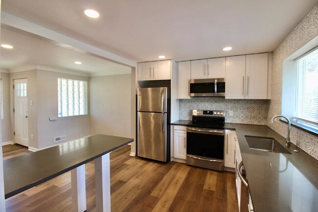 Building Photo - 3614 N Monaco St Pkwy