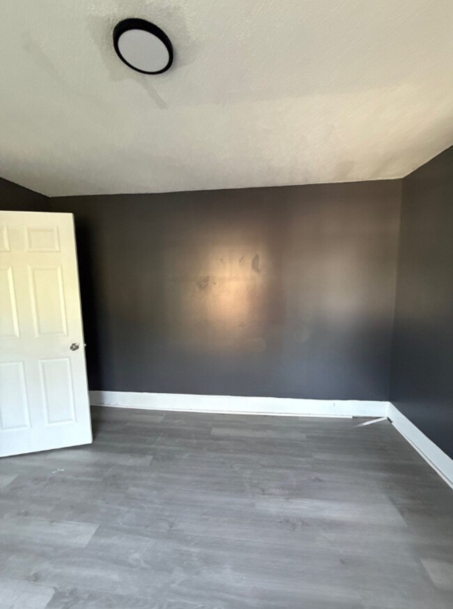 Building Photo - Fully Renovated 4BR Home in Highland Heights – Section 8 Welcome!