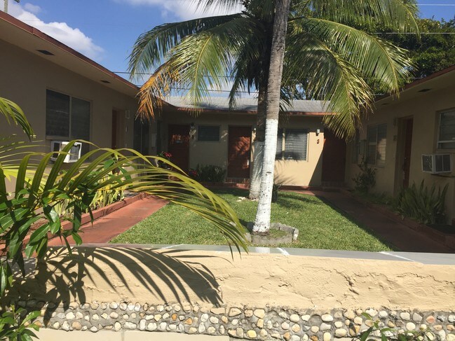 Building Photo - 2601 SW 27th St