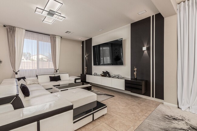 Building Photo - MODERN DESIGNED 4-BED, 3-BATH HOME IN SOUT...