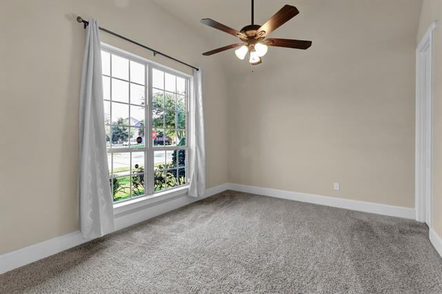 Building Photo - 425 El Camino Dr
