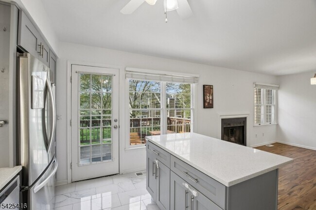 Building Photo - 14 Exeter Rd