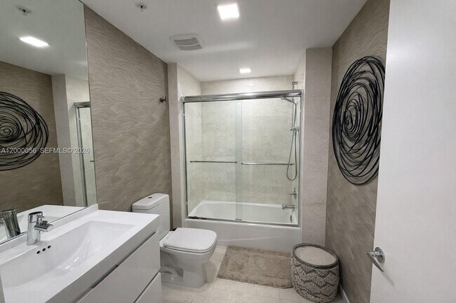 Building Photo - 17301 Biscayne Blvd