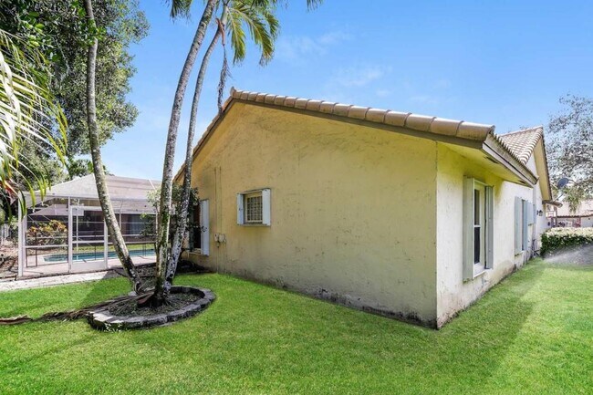 Building Photo - 5148 NW 47th Ave