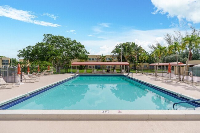 Building Photo - 6350 NW 62nd St