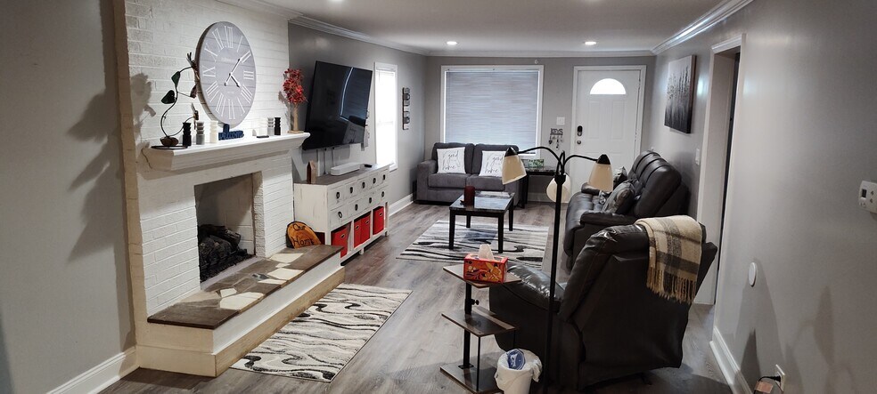 Building Photo - 113 Bettie St