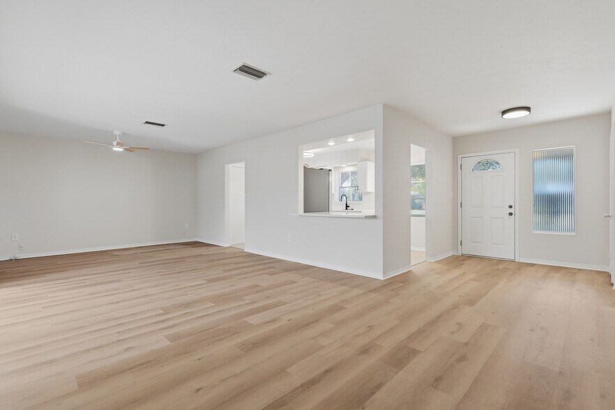 Building Photo - 5601 Forest Hills Dr