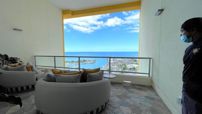 Building Photo - Unbeatable location in Kakaako/Ward Village areas -  2 Bed 2 Bath 1 Parking