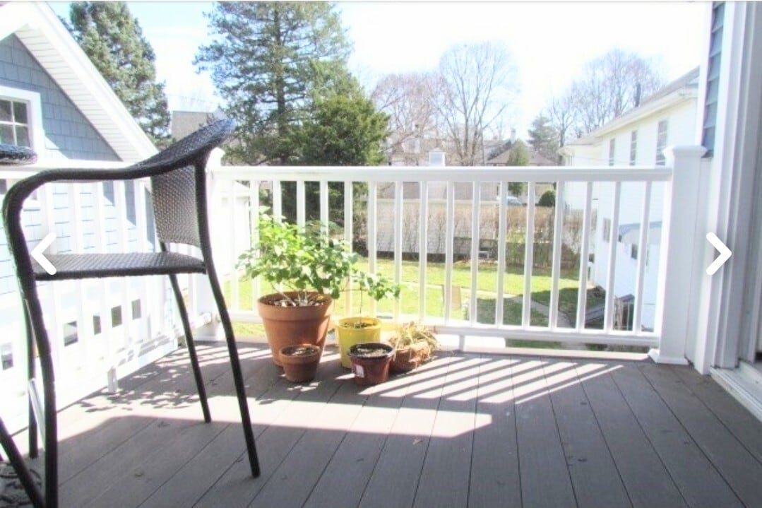 Back Porch - 340 Common St