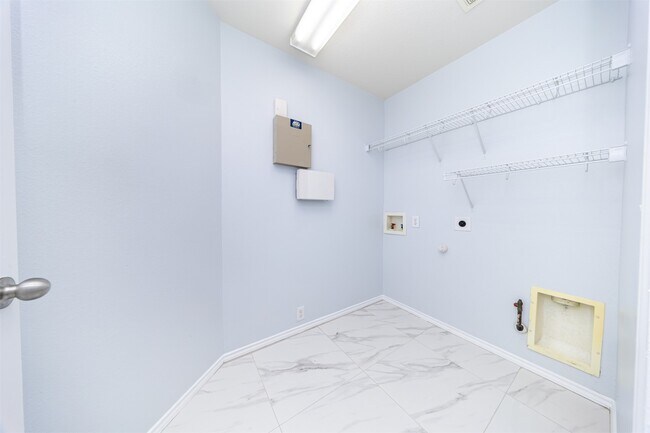 Building Photo - 2203 Mountain Ranch Dr