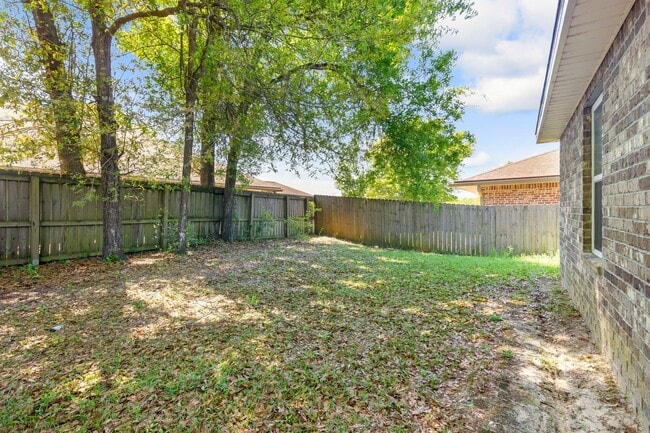 Building Photo - 515 Grand Ridge Dr