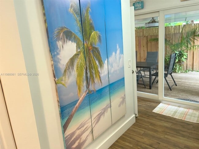 Building Photo - 212 SW 1st Ave