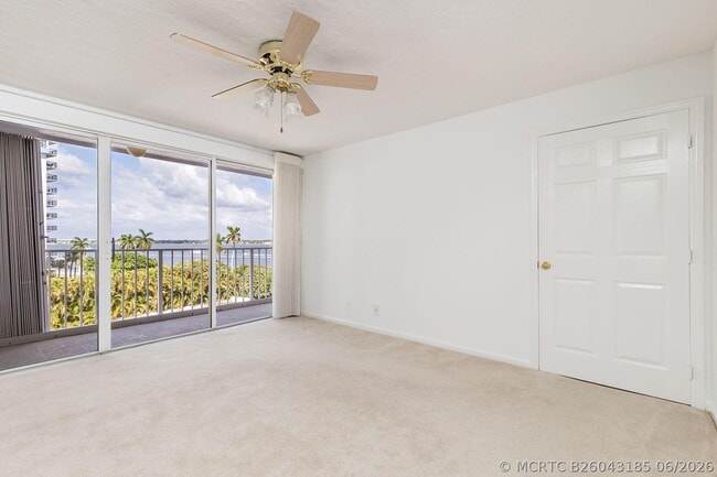 Building Photo - 3901 S Flagler Dr