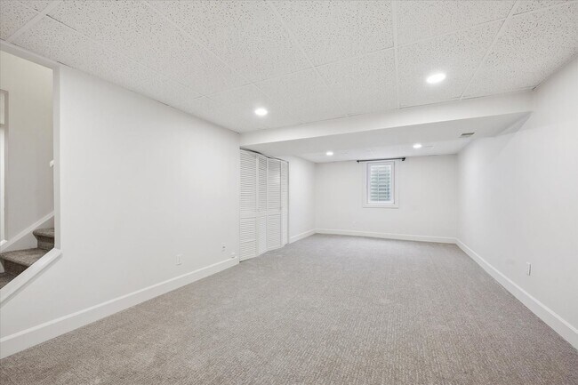 Building Photo - Bright, Modern Home on a Spacious Lot in a...