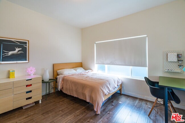 Building Photo - 1460 Yosemite Dr
