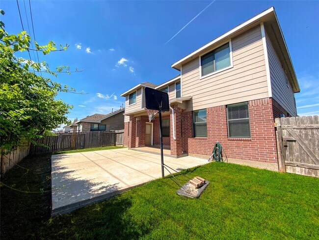 Building Photo - 6227 Carnaby Ln